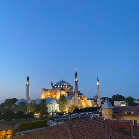 5 Restoran Rooftop Terbaik Di Istanbul, Turki